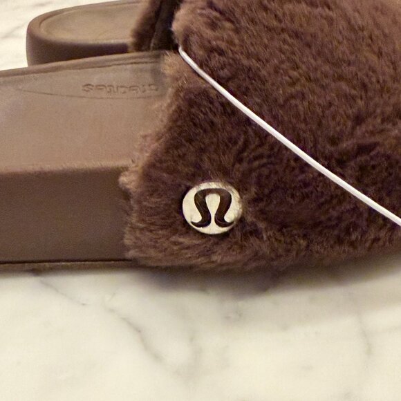 Lululemon Women's Restfeel Faux Fur Slide - NWT - Picture 7 of 10
